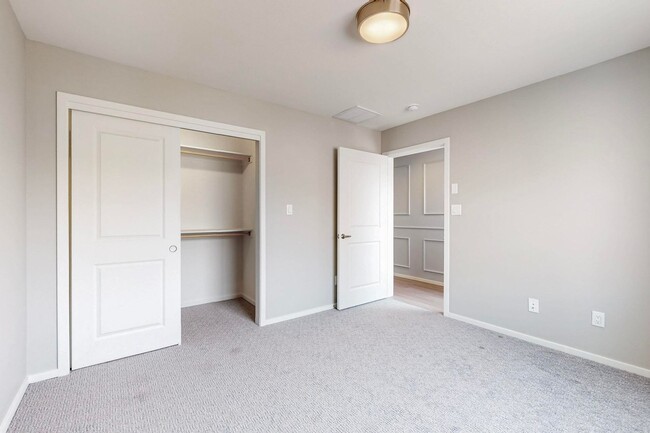 Building Photo - New Townhouse NE Heights 2/bedroom 1.5/bath 1/CG