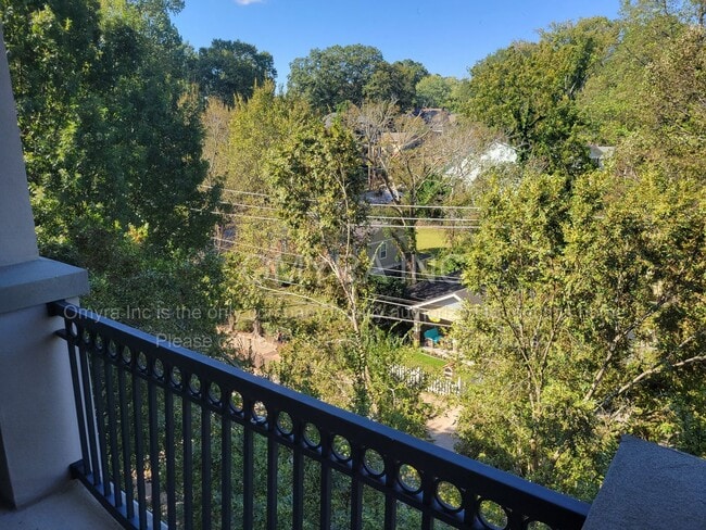 Building Photo - Beautiful One Bedroom Condo in East Atlanta!