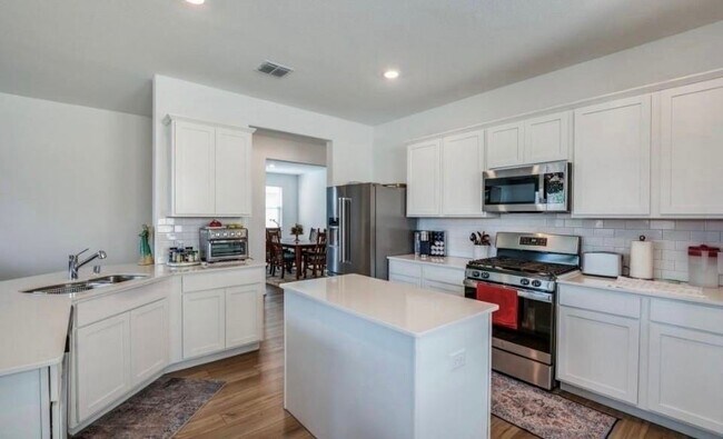 Building Photo - 8424 Gray Squirrel Ln.