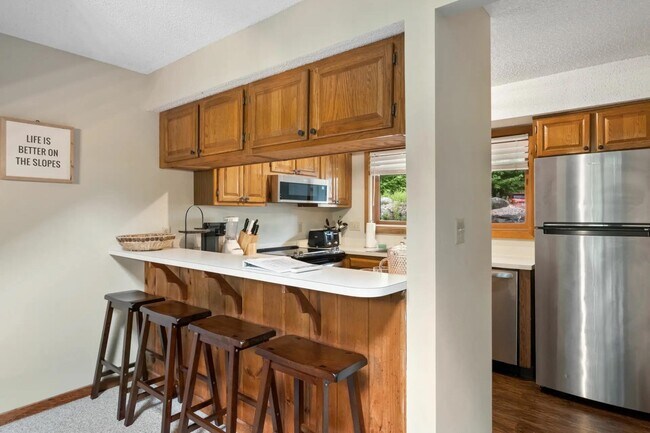 Building Photo - 6 Ridge Rd