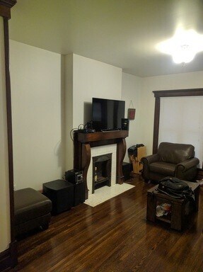 Building Photo - NEWLY RENOVATED NORTH CAMPUS - 6 BEDROOM 4 FULL BATHROOMS. THIS ONE HAS IT ALL!