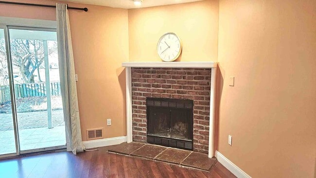 Building Photo - 37 Anderson Ct