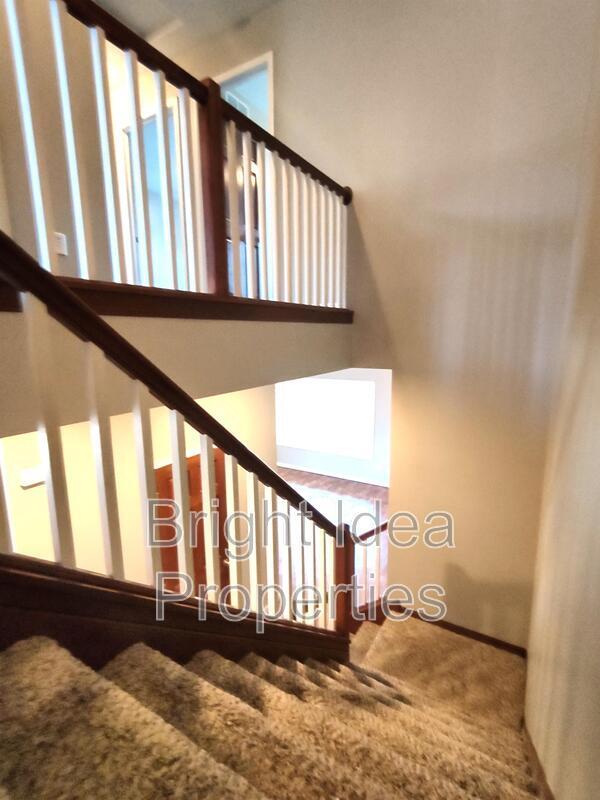 Building Photo - 5948 Oakgreen Ave N