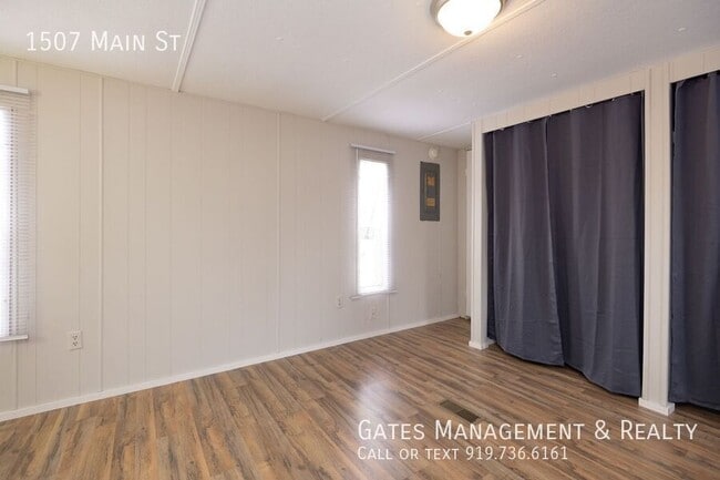 Building Photo - 1507 E Main St