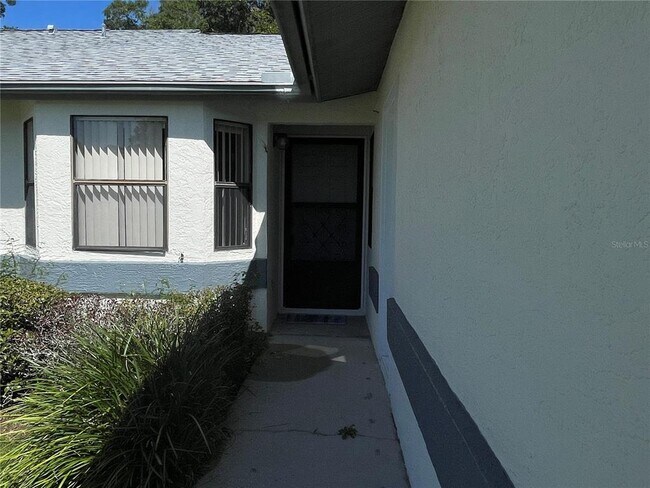 Building Photo - 607 Whispering Pines Blvd