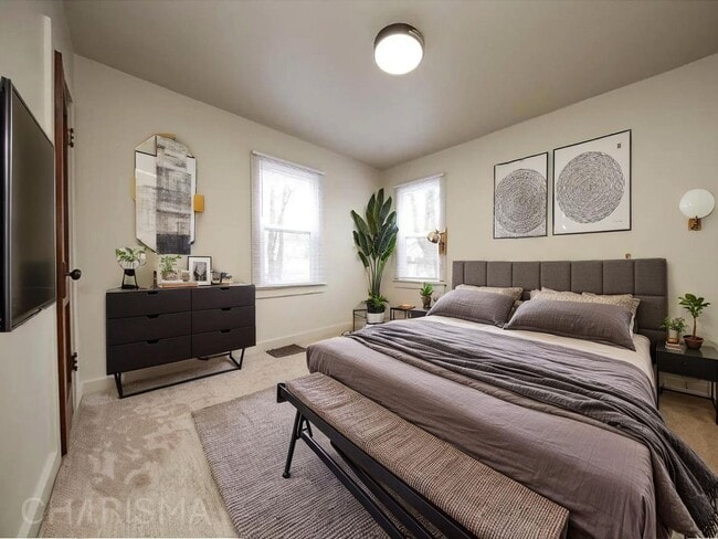 Building Photo - Charming 3 BD Home Across from Emerson Park – Move-In Ready!