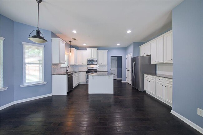 Building Photo - 5595 Banner Blvd