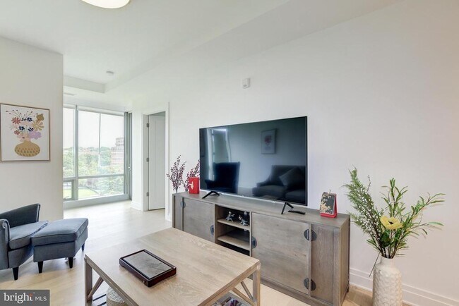 Building Photo - 2501 M St NW