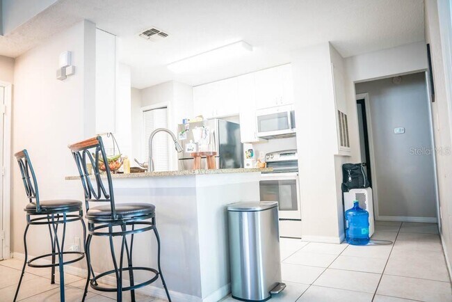 Building Photo - 605 Youngstown Pkwy