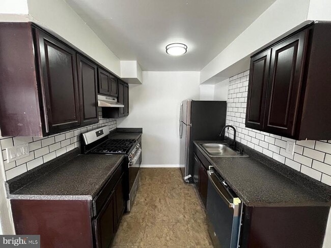 Building Photo - 91 Oak St