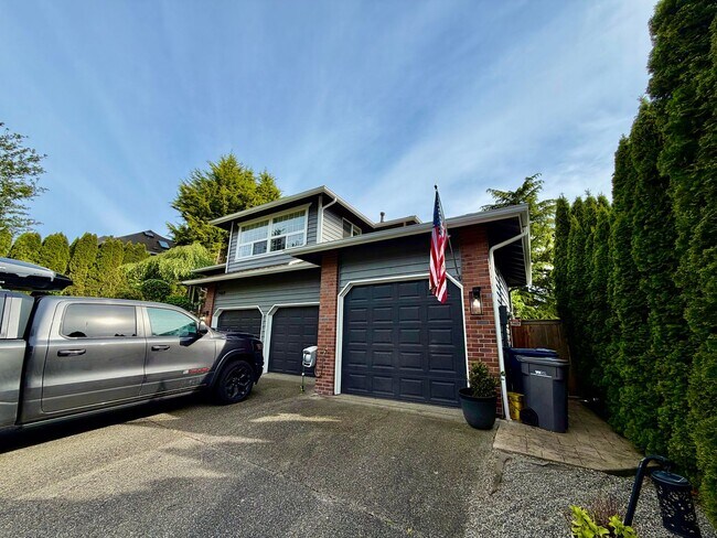 Building Photo - Stunning Elliott Pointe View Home in the Heart of Mukilteo