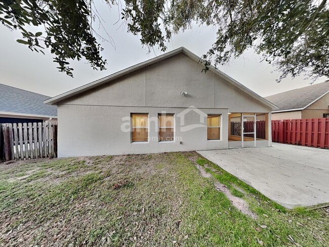 Building Photo - 1072 Bluegrass Dr