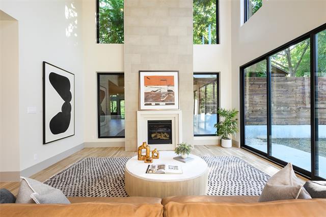 Building Photo - 6984 Santa Barbara Dr