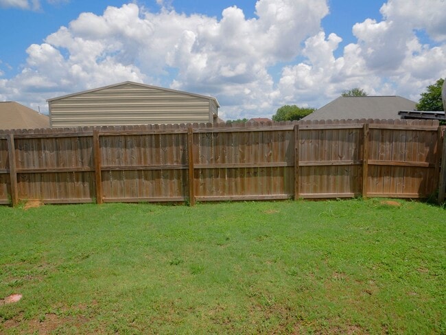 Building Photo - 119 Pine Meadows Cir