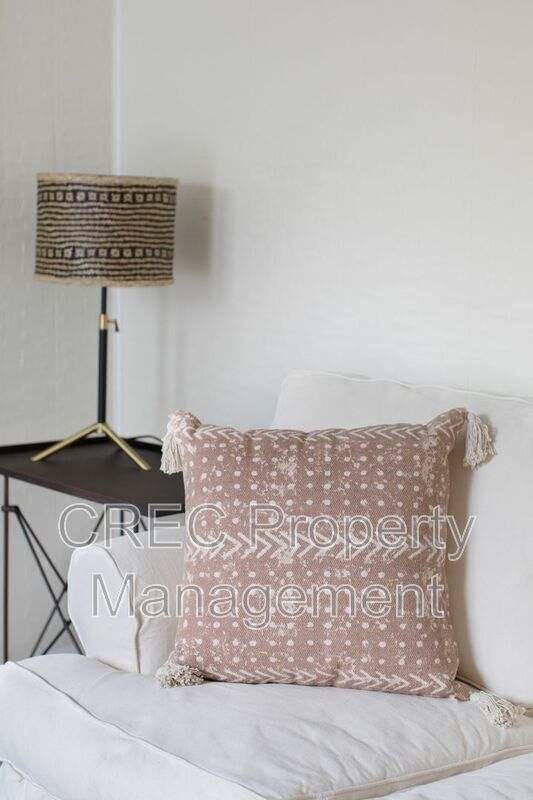 Building Photo - 637 Baytree Ct