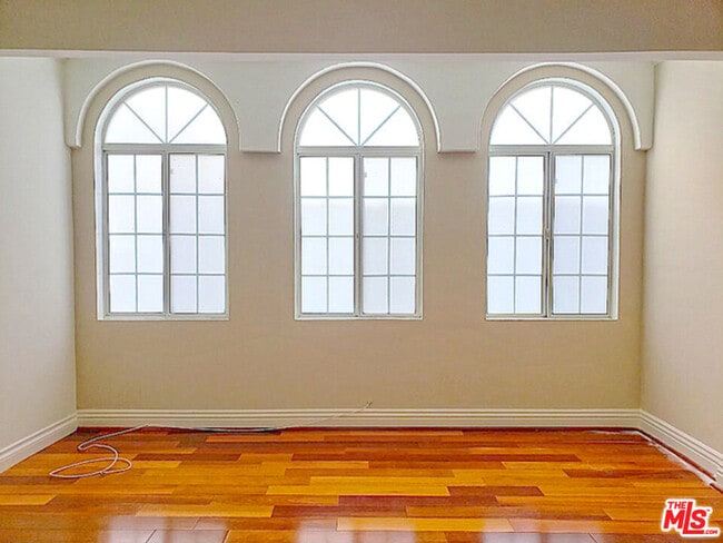 Building Photo - 205 N New Hampshire Ave