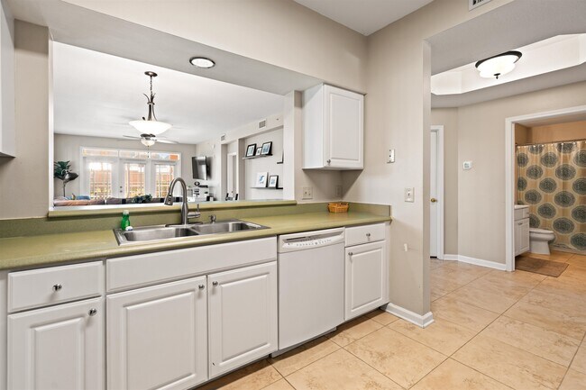 Building Photo - 225 Atlantis Cir