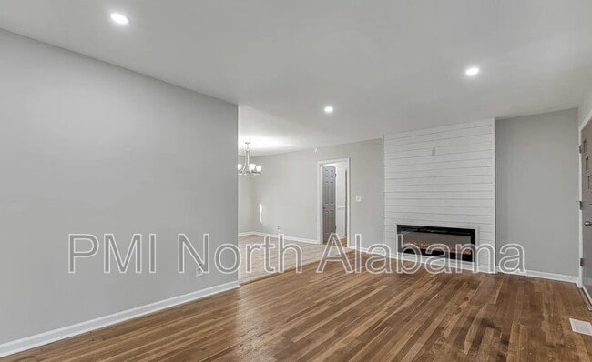 Building Photo - 3901 Vogel Dr NW