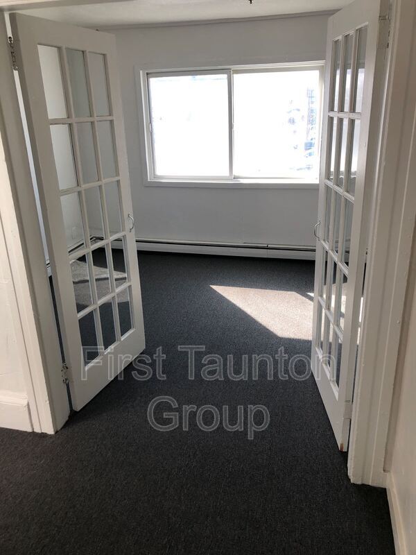 Building Photo - 9 Cedar St