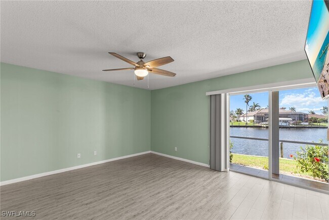 Building Photo - 304 Tudor Dr