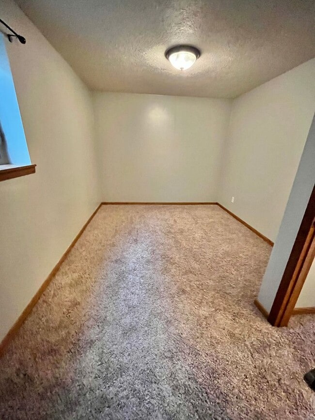 Building Photo - Updated 4 Bed/2 Bath East Side Ranch Home for Rent!!