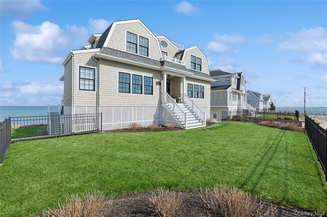 Building Photo - 39 Shinnecock Rd