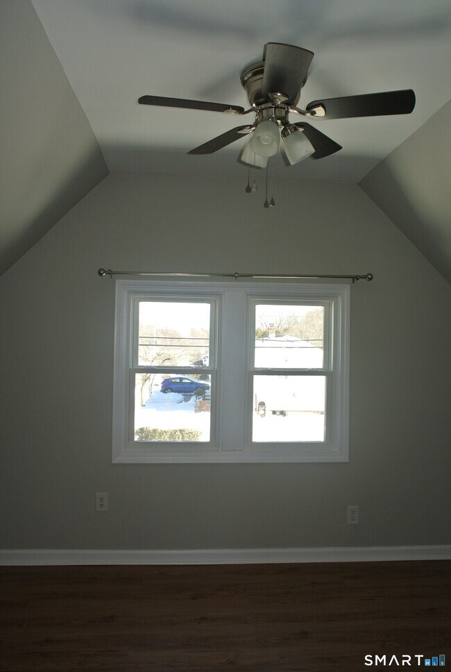 Building Photo - 492 W River St