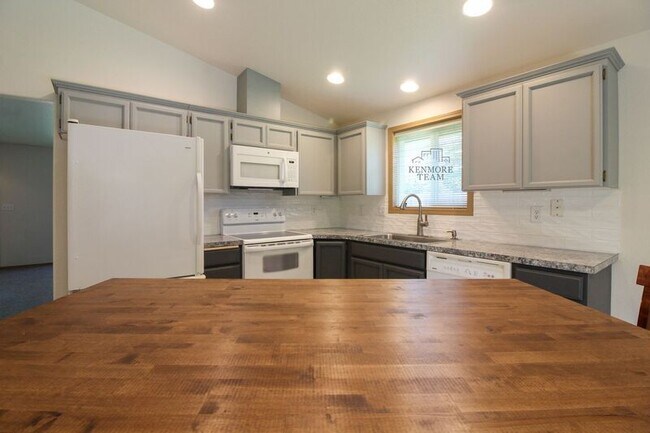 Building Photo - 7712 Thetis Dr