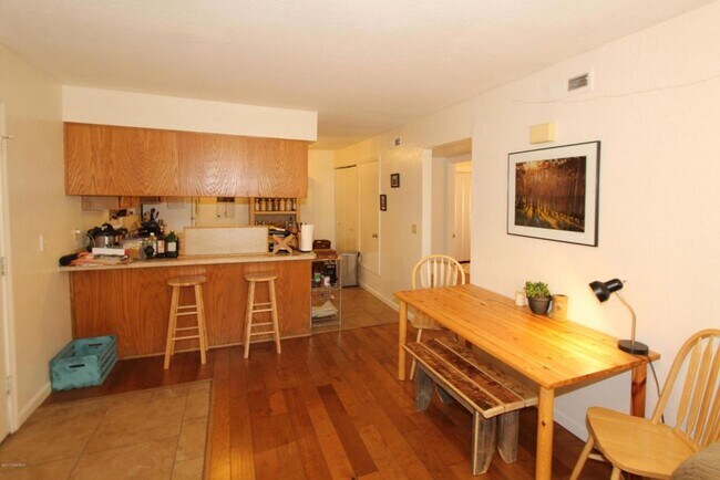 Primary Photo - 1708 E Mountain View Ave