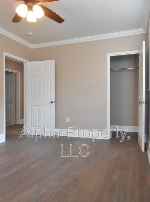 Building Photo - 22 Ridgeway Dr