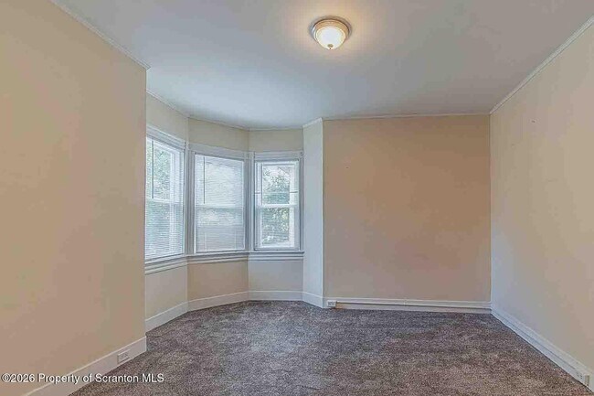 Building Photo - 815 Monroe Ave