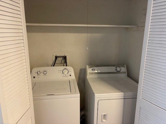 Building Photo - 1323 Reddleshire Ln