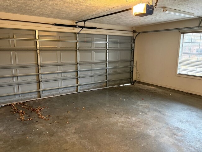 Building Photo - 89 Sir Henry Dr