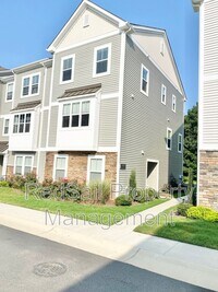 Building Photo - 2000 Laycock Ln