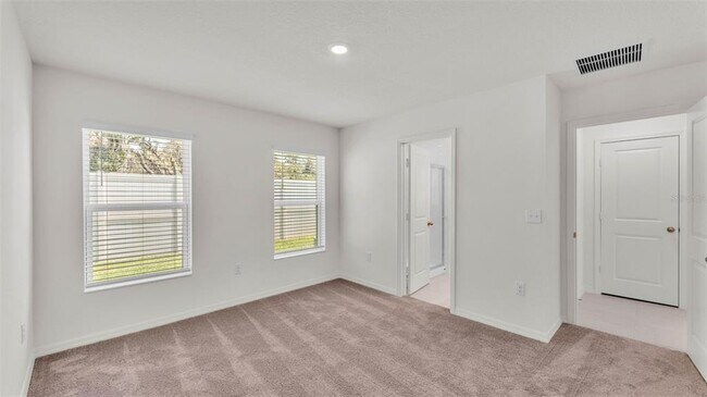 Building Photo - 727 Chestnut Ln
