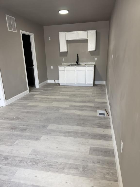 Building Photo - 3964-74 Washington St