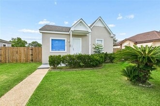 Building Photo - 710 West Dr