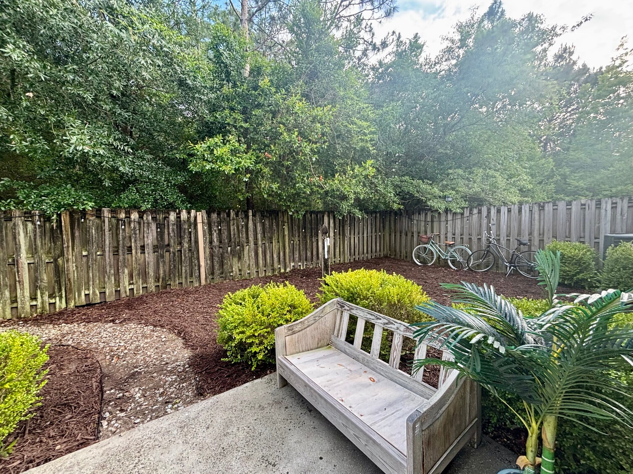 Private scenic yard - 5118 Christian Dr