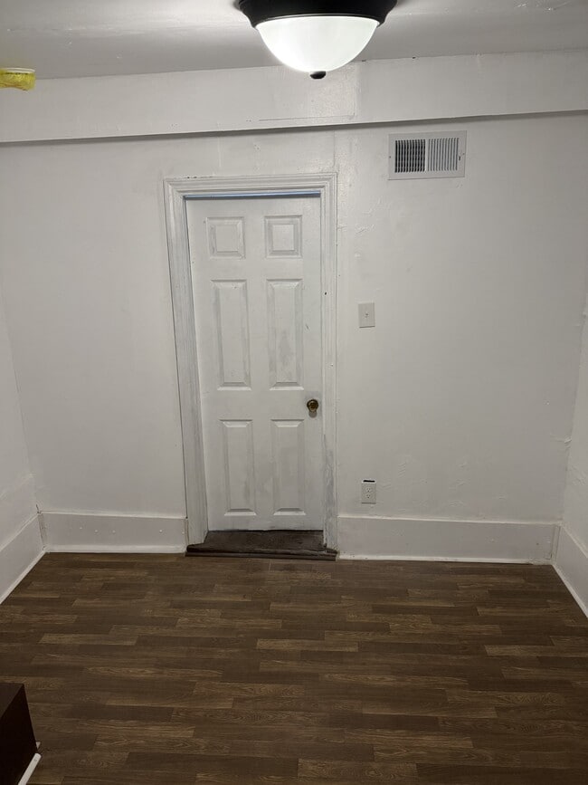 Building Photo - 1028 Bridge St