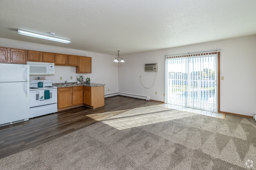 Studio - 470SF - Living Area - Dakota View Estates