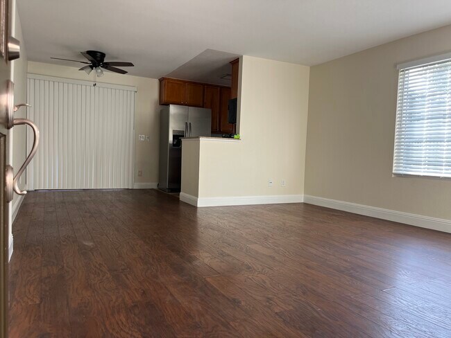 Building Photo - 3545 Grove St