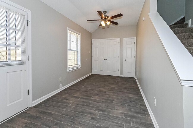 Building Photo - 4489 Poppenheimer Way