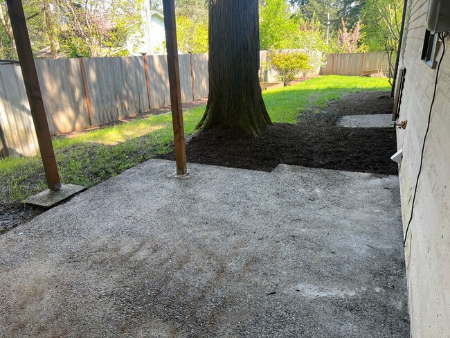 Building Photo - 4bd/2.75ba Bellevue Home