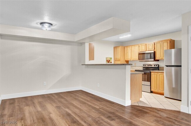 Building Photo - 5055 W Hacienda Ave