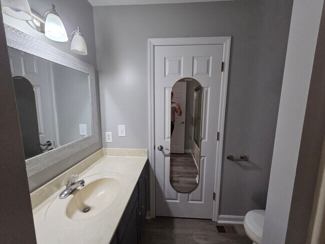 Building Photo - Charming 3-Bedroom Home Near the Interstate