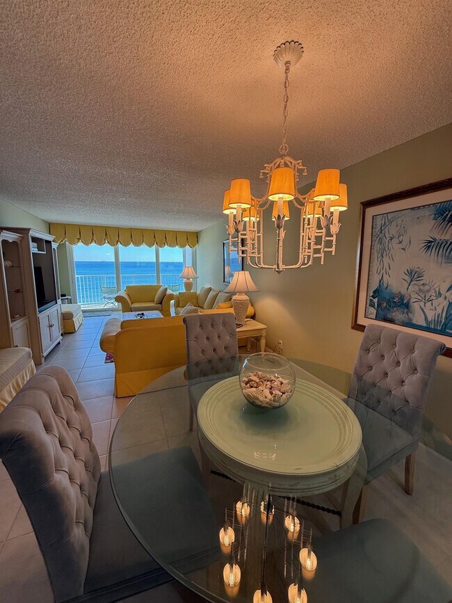 Building Photo - 4636 El Mar Dr