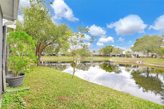 Building Photo - 2149 Discovery Cir W