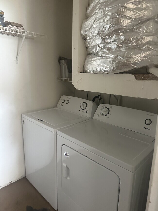 Building Photo - 2 Bedroom, 2 Bathroom Villa For Rent