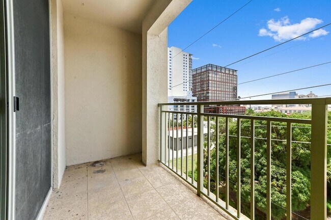 Building Photo - 610 Clematis St