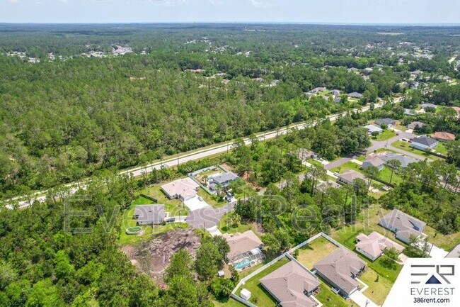 Building Photo - 13 Sleigh Bell Pl